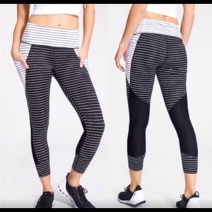 Athleta Relay Stripe Capri 2.0. Size X Small